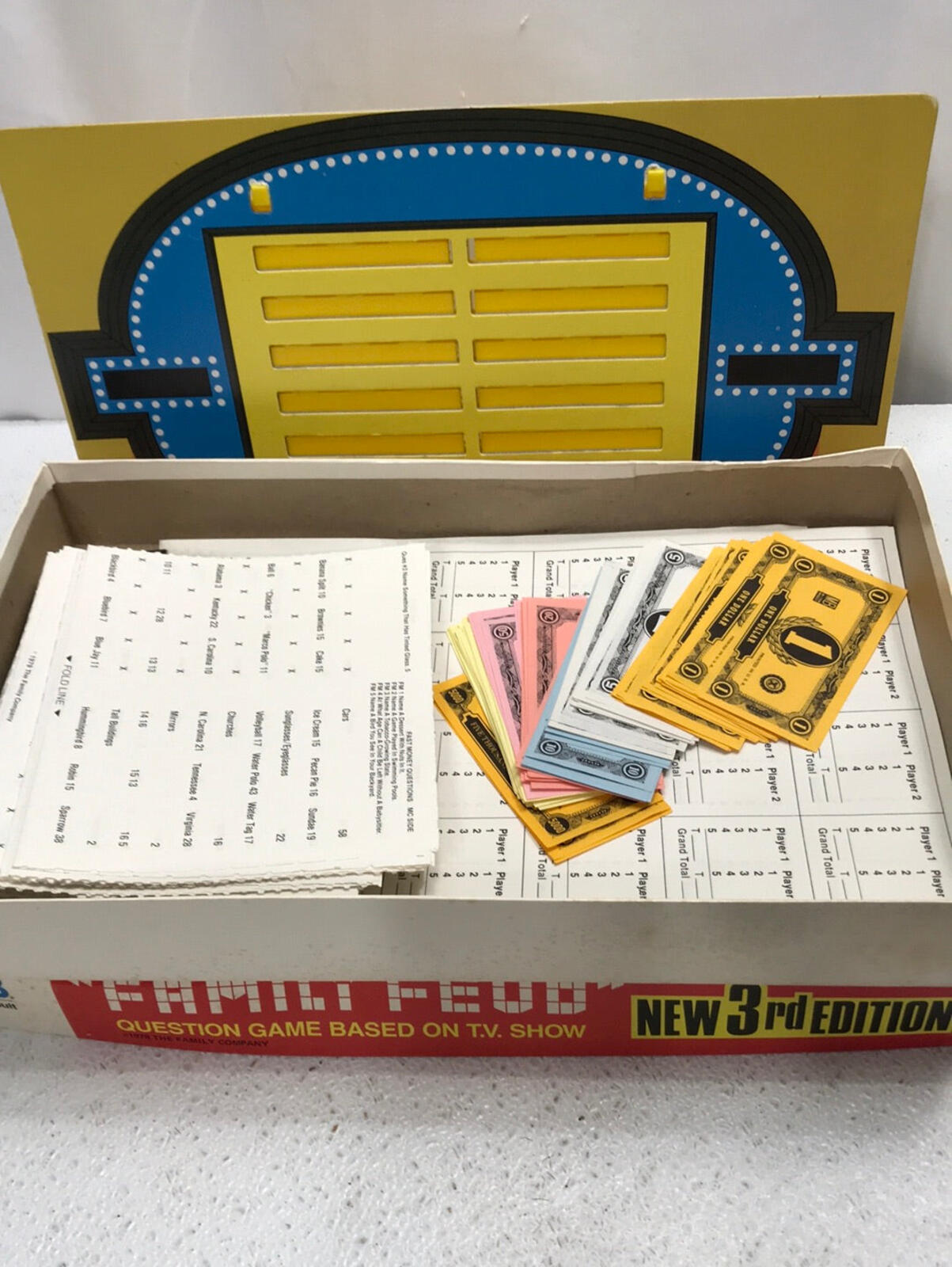 COMPLETE 1977 Family Feud 3rd Edition Home Game SHOWS AGE