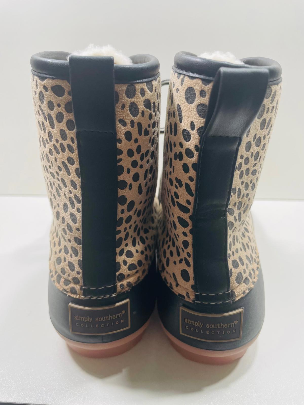 Simply Southern Leopard Print Duck Boots Ladies 9 NWOT