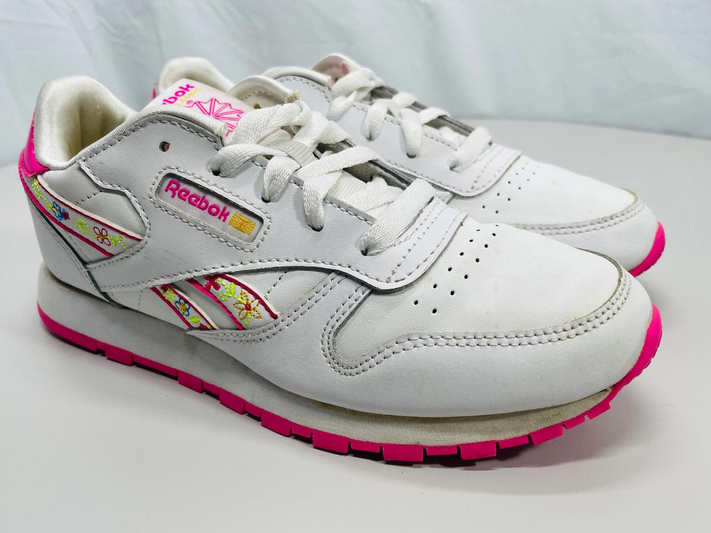 Reebok Classic Running Sneaker White & Pink with Pink Flowers Girls 3