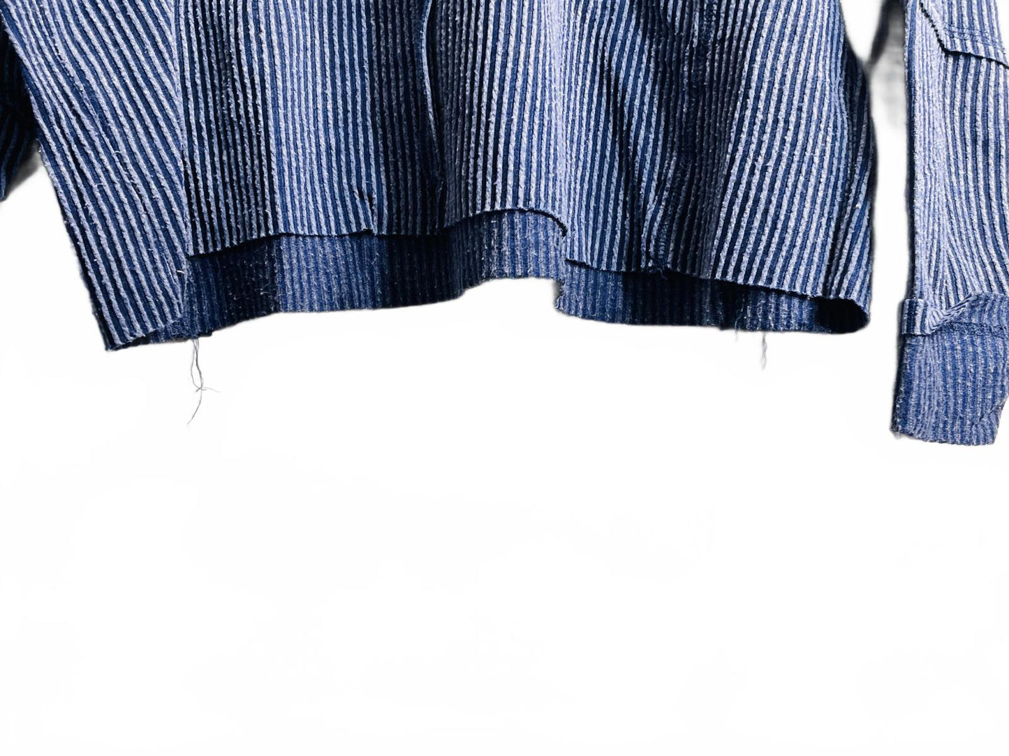 Discreet New York Blue and gray striped ribbed distressed cropped top Ladies L