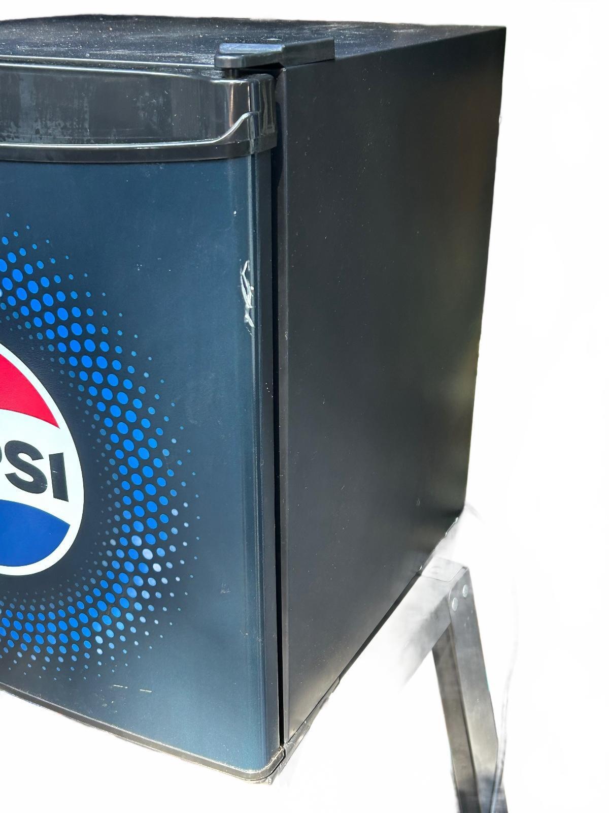 LOCAL PICK UP 28327 Tested Pepsi Cube Mini Fridge Cooler with Retro Logo