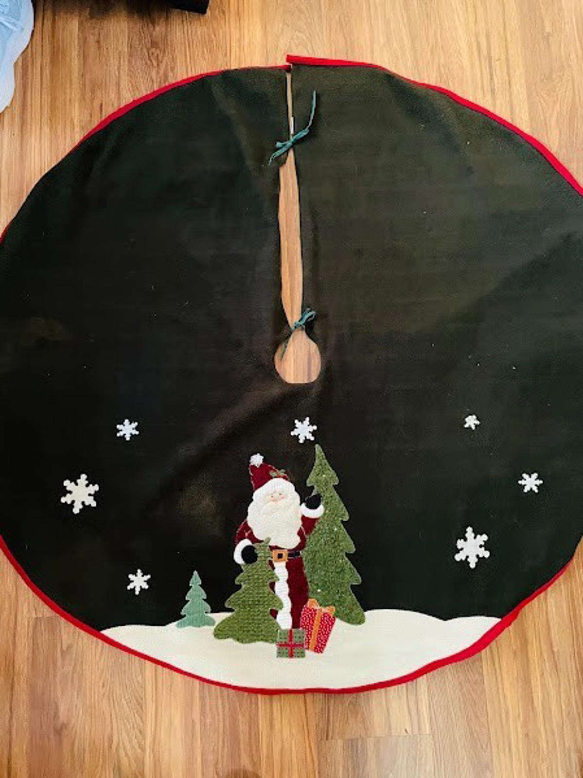Christmas Tree Skirt with Santa and Snowflake Design